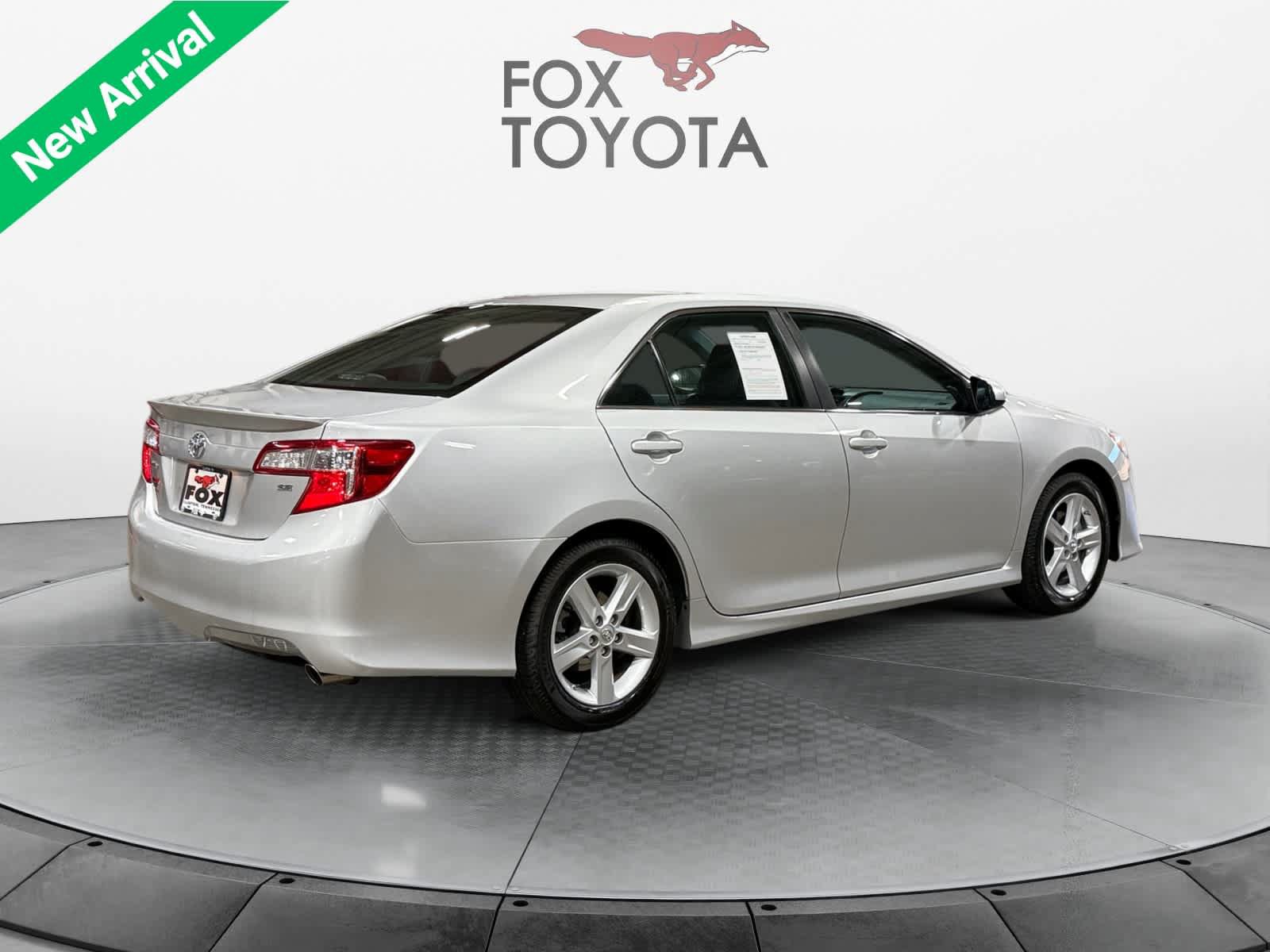 Used 2014 Toyota Camry SE FWD image 6