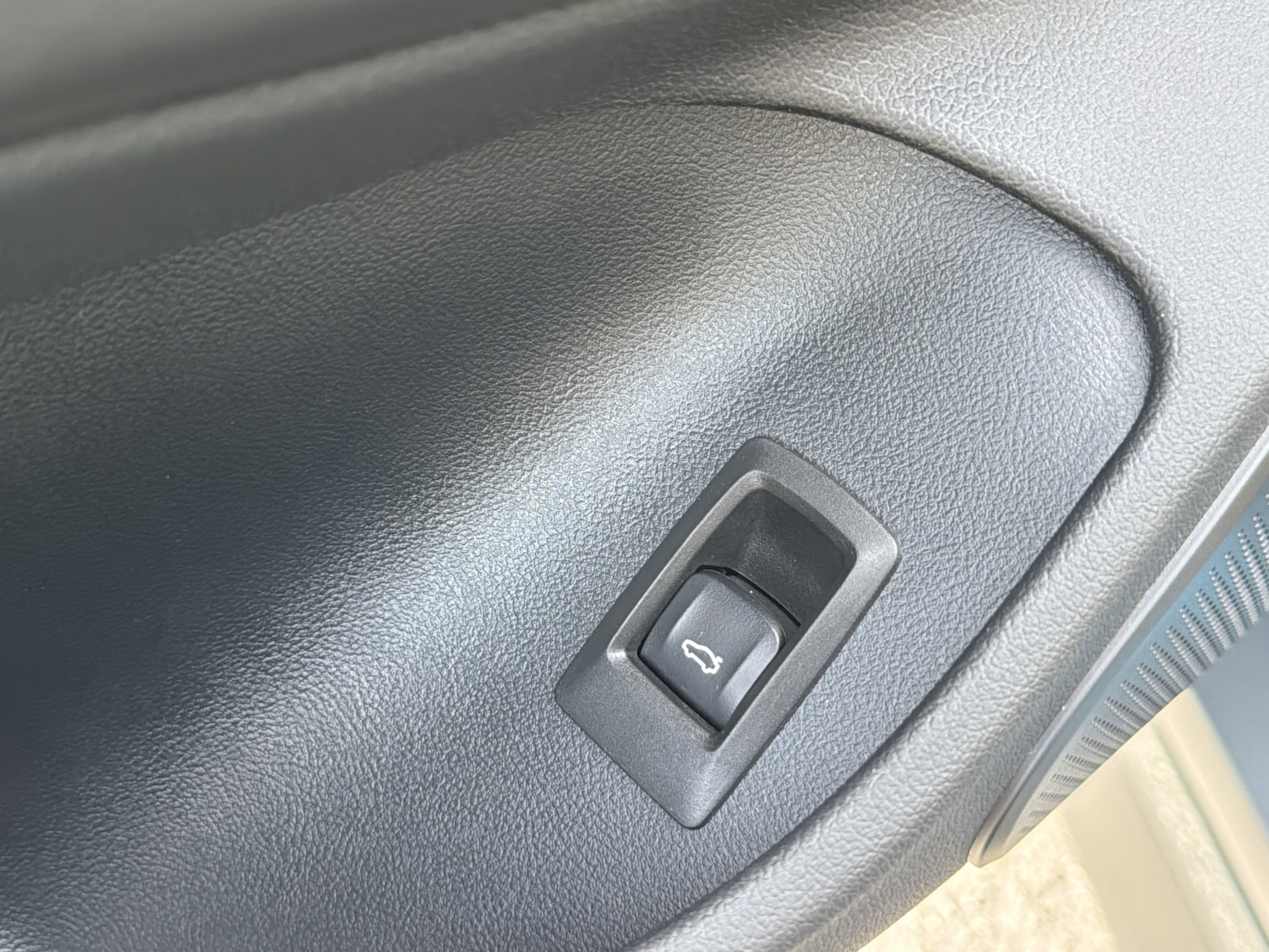 Used 2025 BMW i4 eDrive40 RWD image 27
