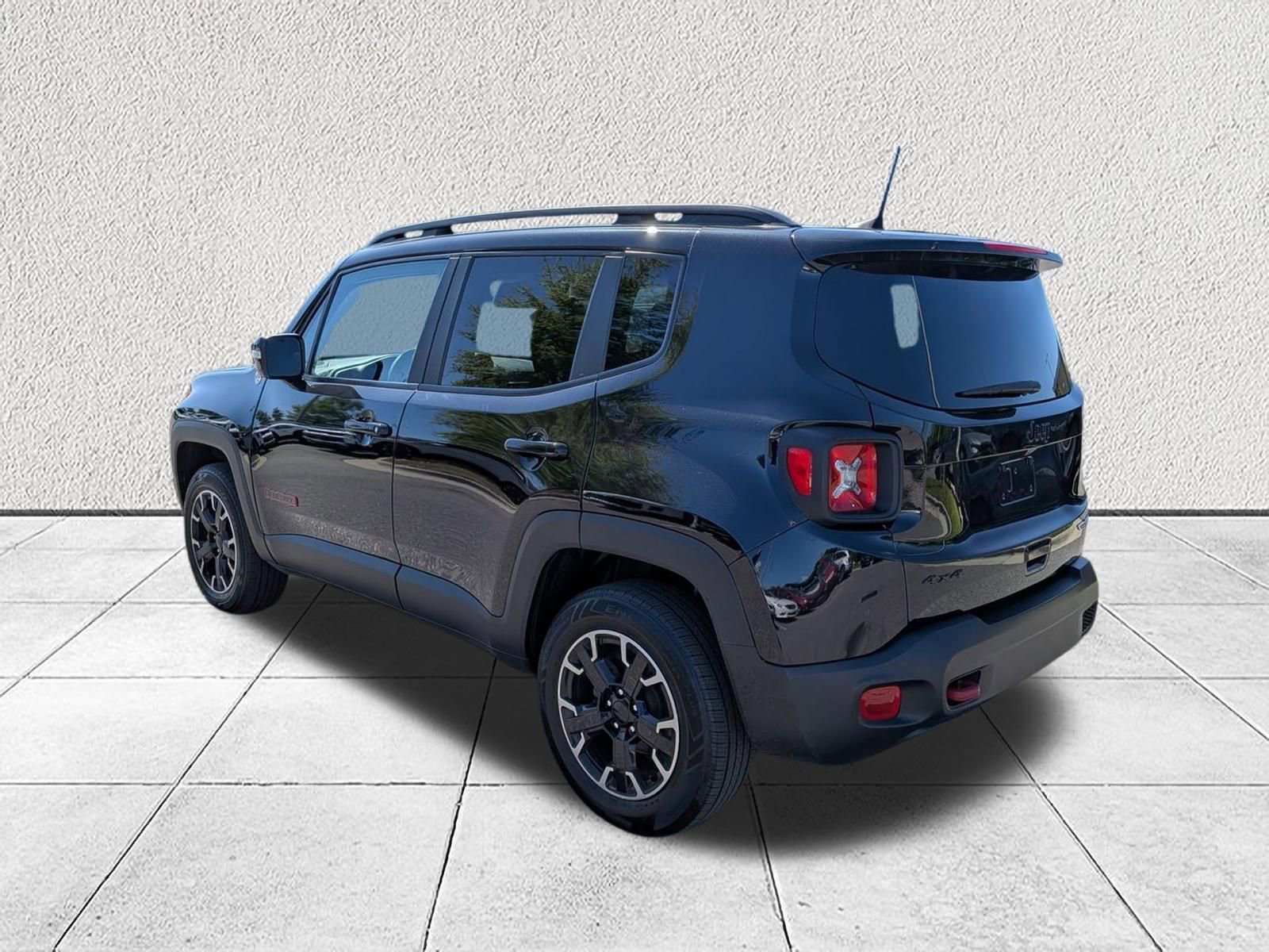 Used 2023 Jeep Renegade Trailhawk AWD/4WD image 5