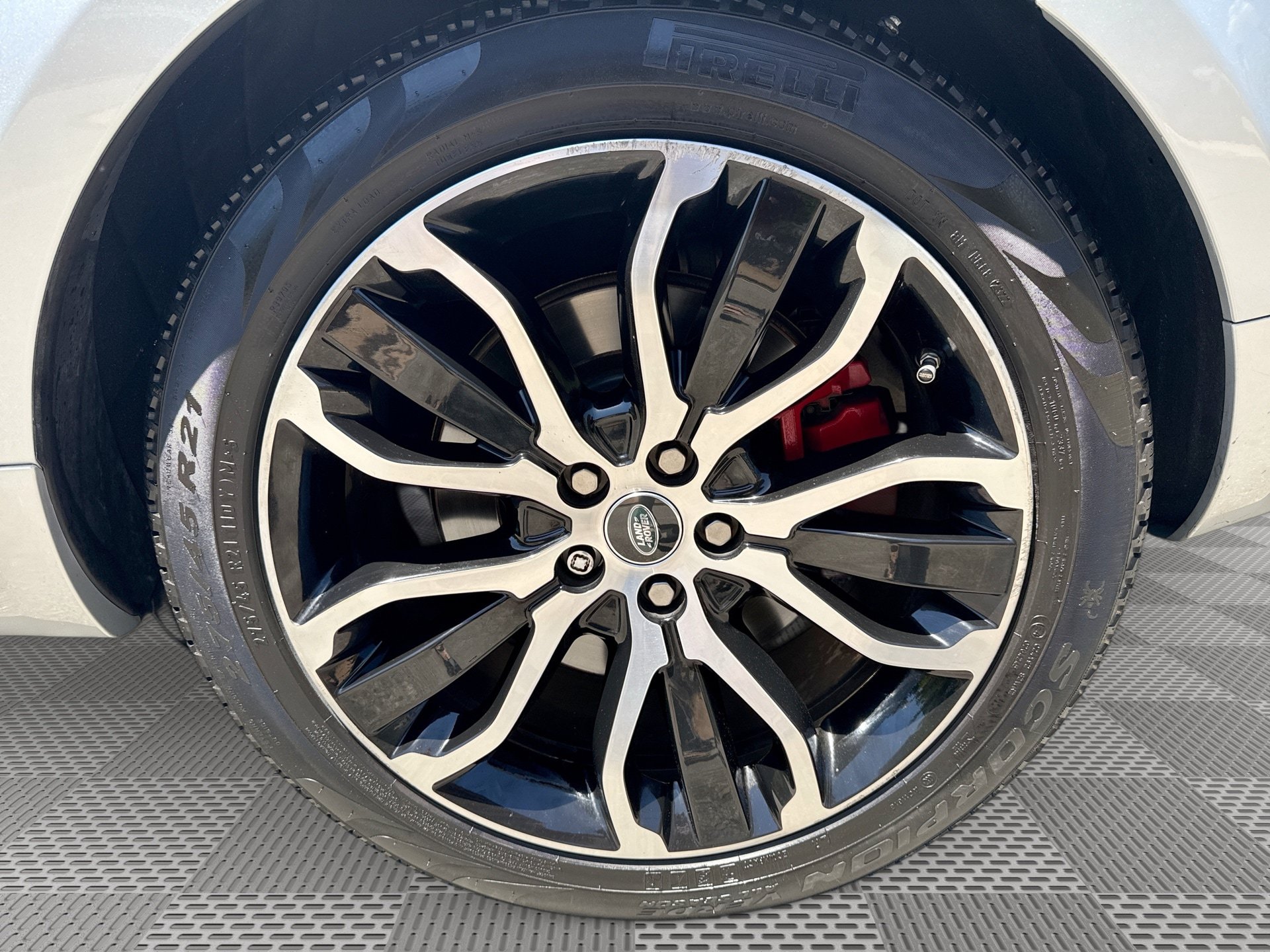 Used 2018 Land Rover Range Rover Sport Supercharged AWD/4WD image 29