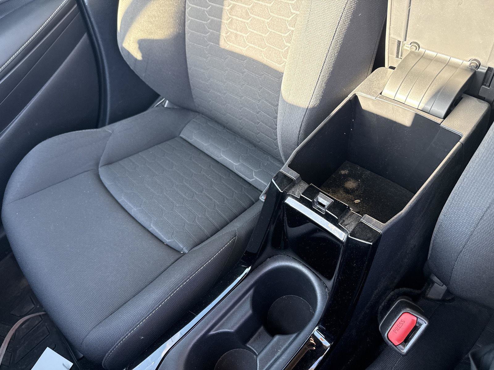 Used 2019 Toyota Corolla SE w/ Carpet Mat Package FWD image 15