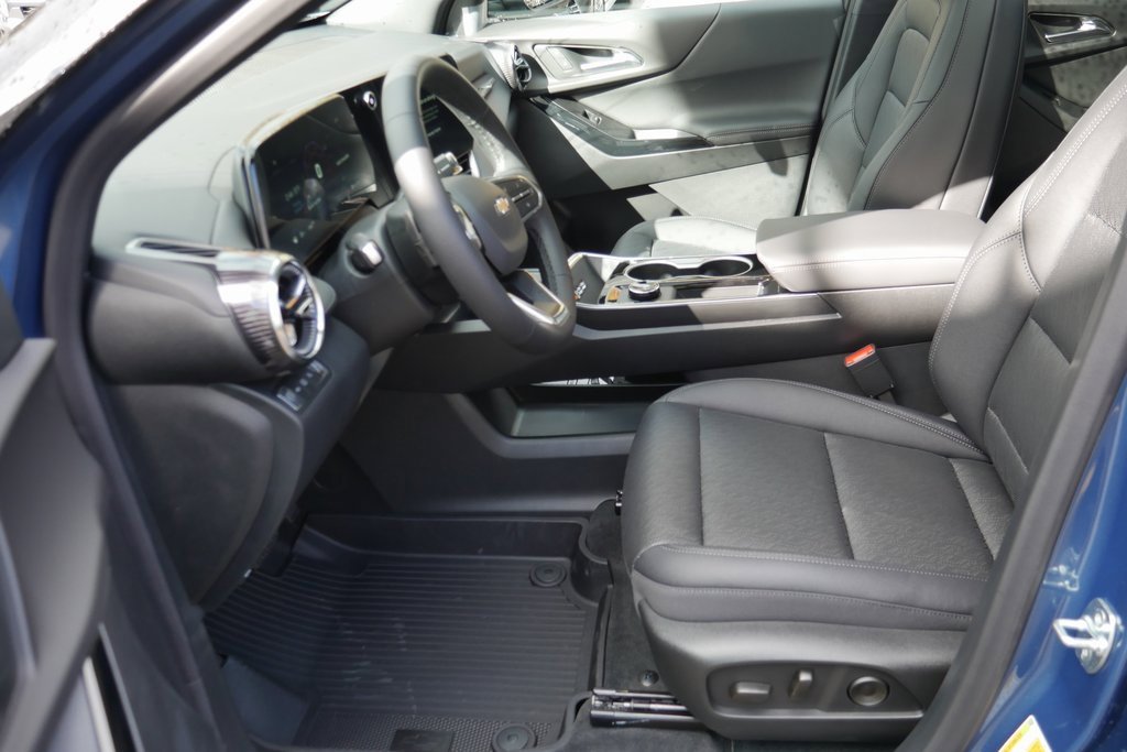 New 2026 Chevrolet Equinox LT w/ Convenience Package II image 8
