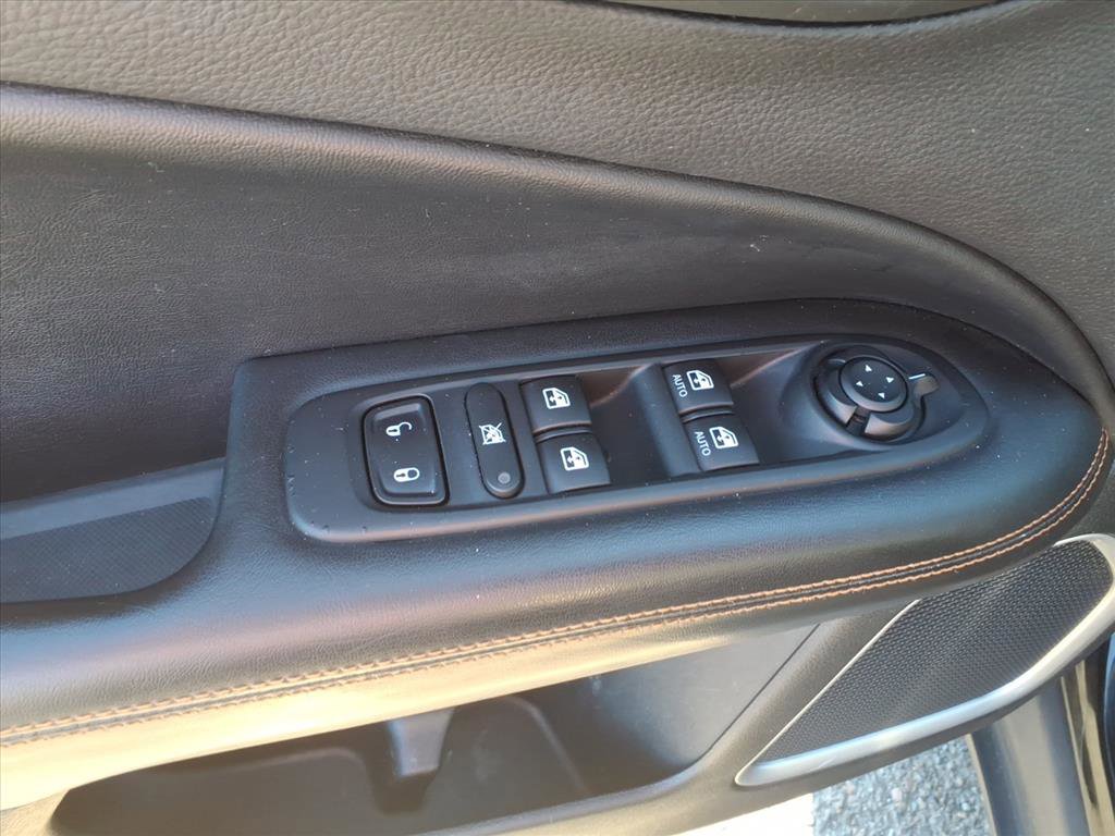 Used 2018 Jeep Compass Limited image 22