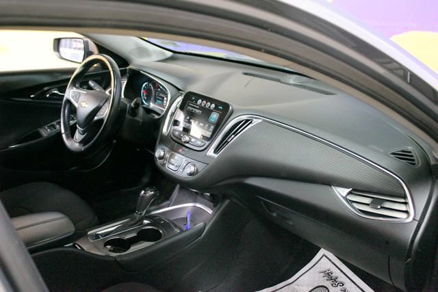 Used 2018 Chevrolet Malibu LT FWD image 12
