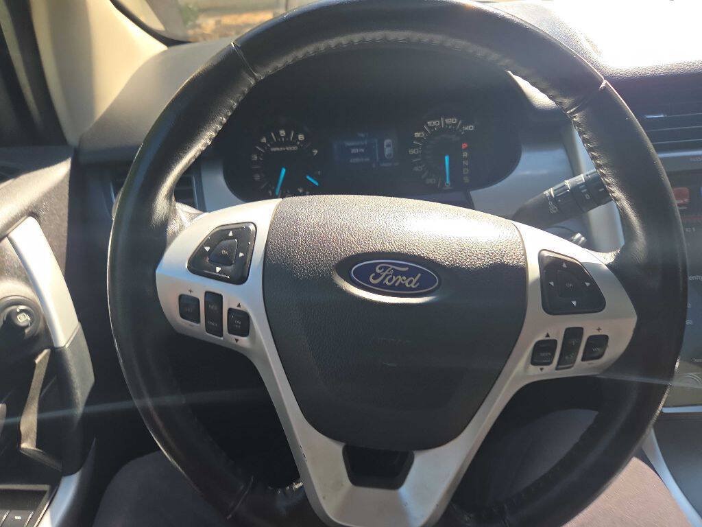 Used 2013 Ford Edge SEL FWD image 19