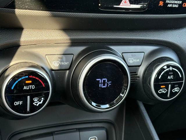 Used 2023 Hyundai Venue SEL image 18