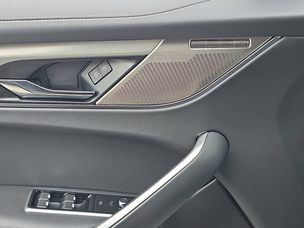Certified 2025 Jaguar F-PACE R-Dynamic S AWD/4WD image 28