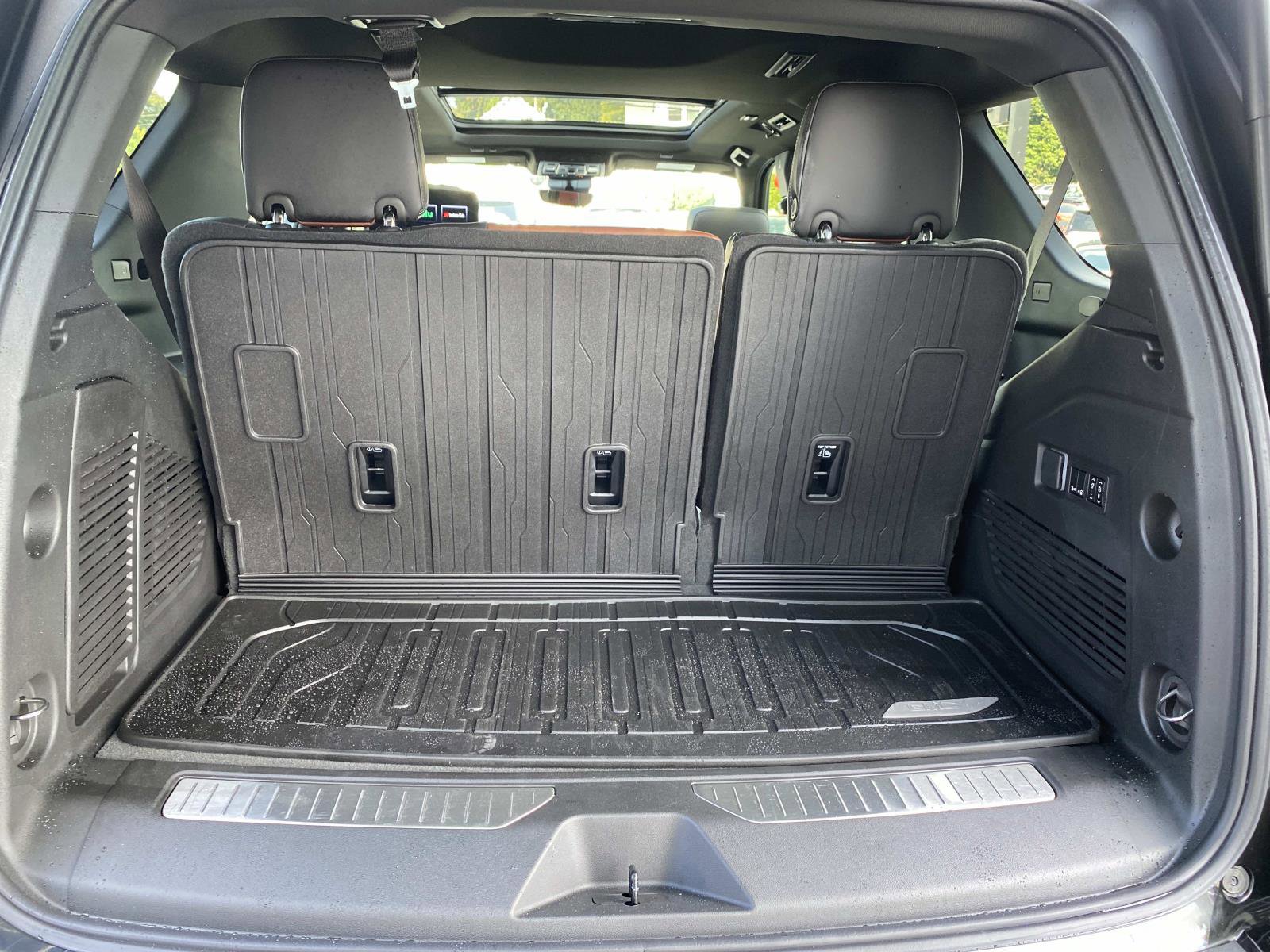 Used 2024 GMC Yukon Denali Ultimate w/ LPO, Floor Liner Package image 5