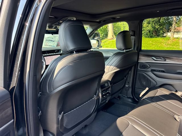 New 2027 Jeep Grand Cherokee Limited w/ Technology Group II AWD/4WD image 9
