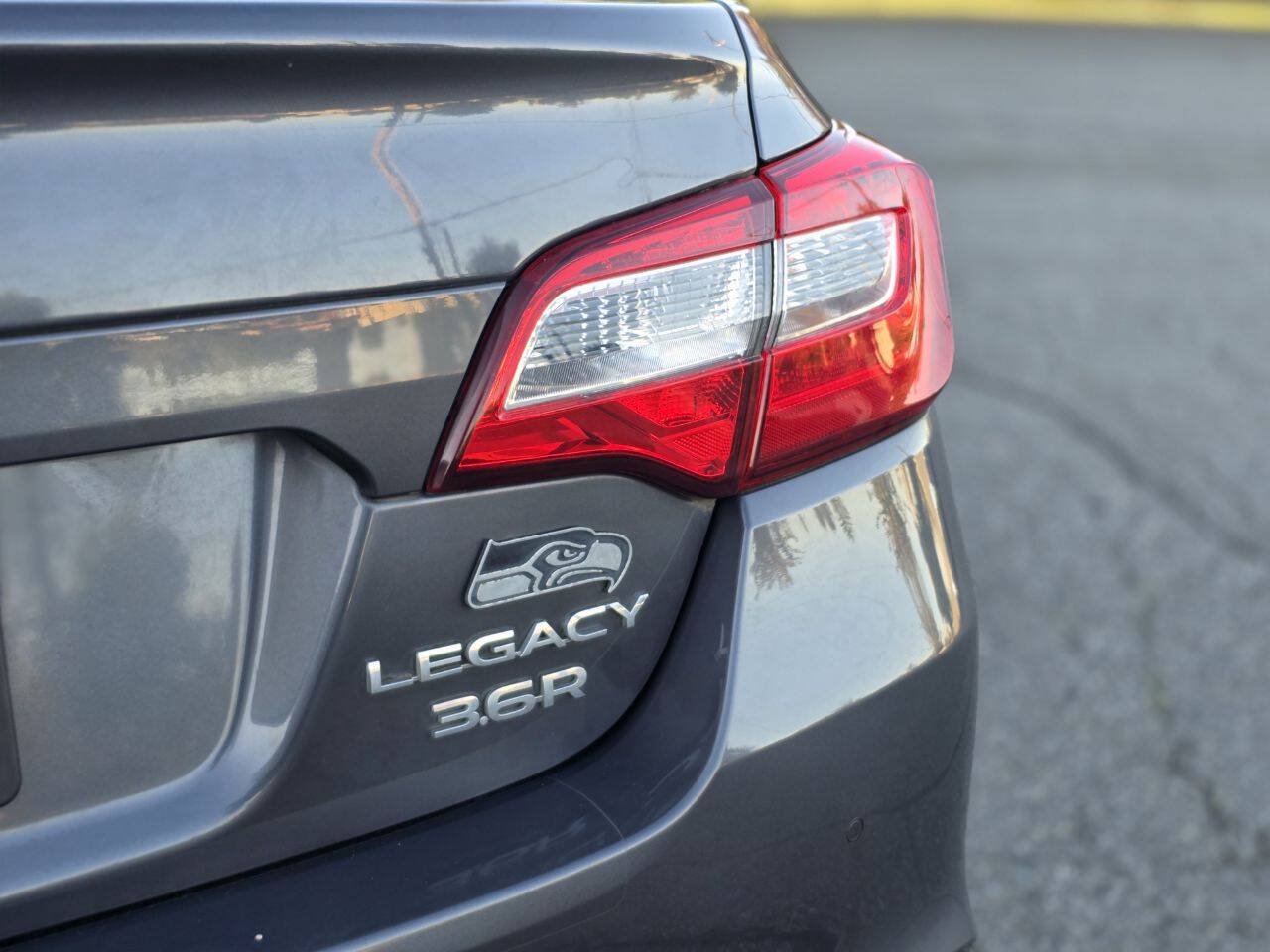 Used 2018 Subaru Legacy 3.6R Limited AWD/4WD image 16