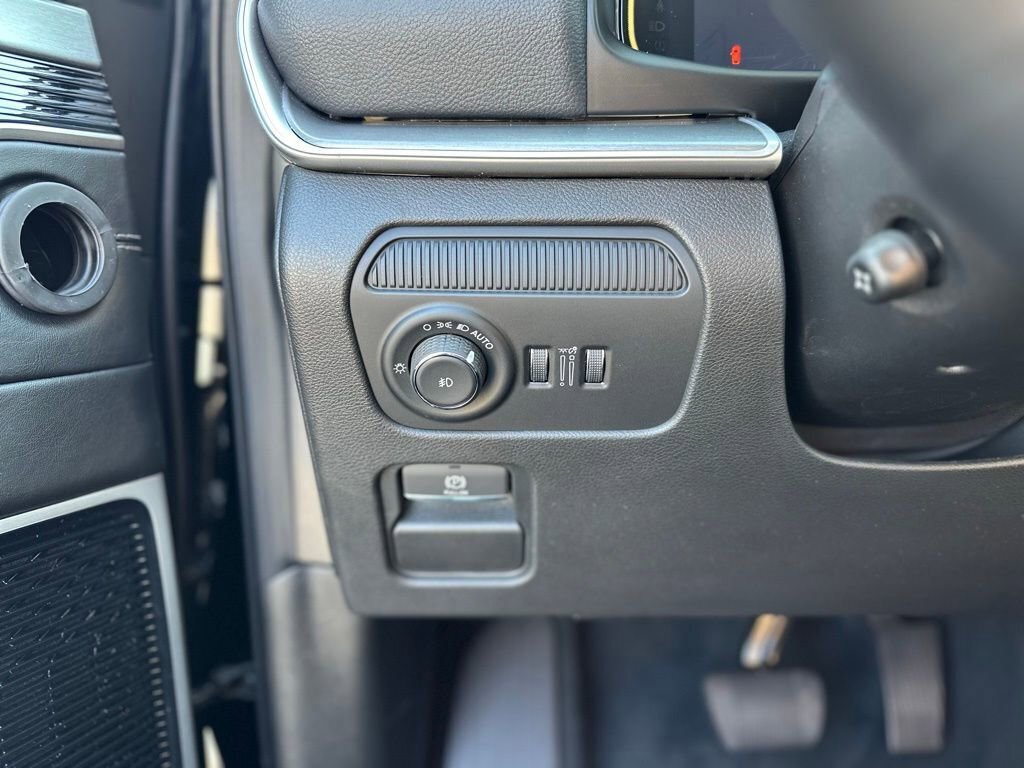 New 2025 Jeep Wagoneer Series III w/ Premium Group I image 28