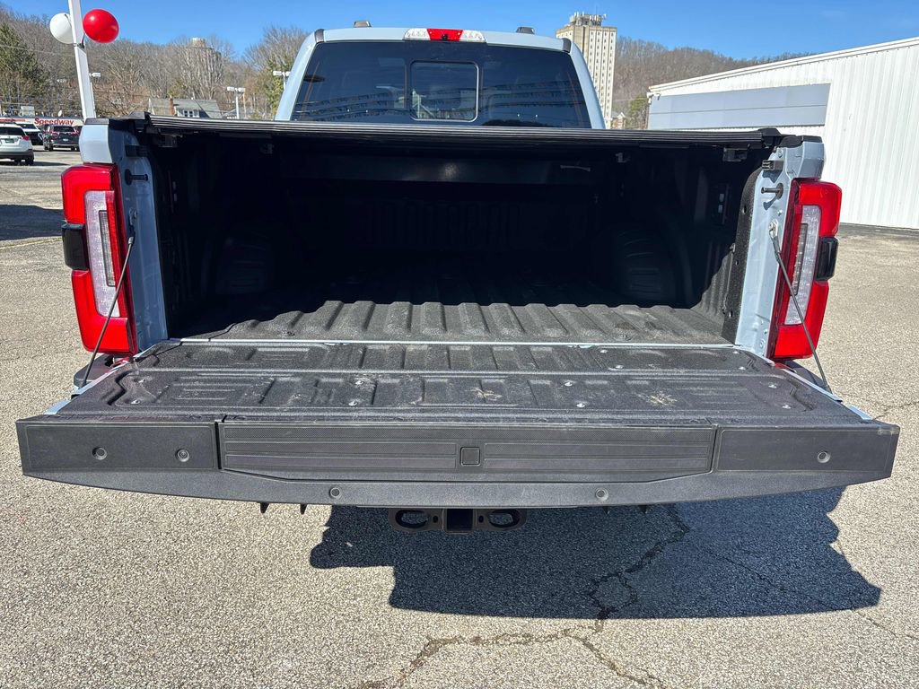 Used 2024 Ford F350 Platinum image 40