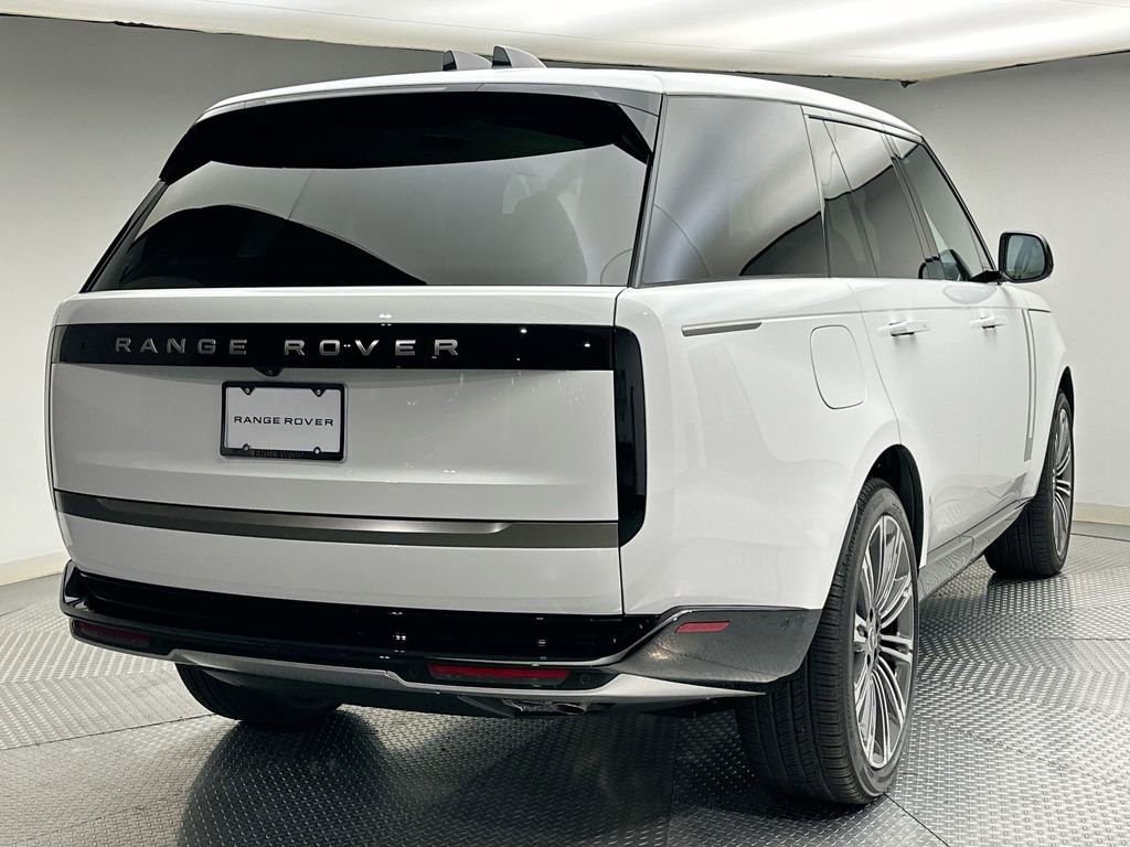 New 2025 Land Rover Range Rover SE image 3