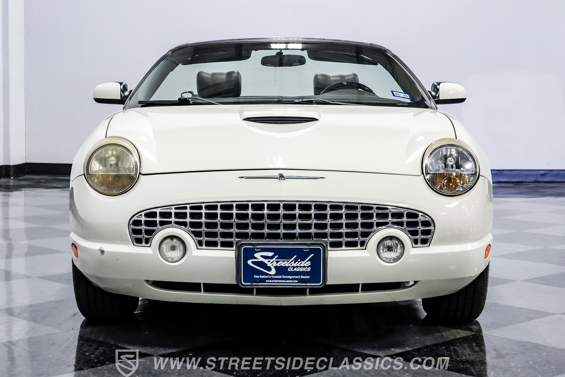 Used 2002 Ford Thunderbird image 18