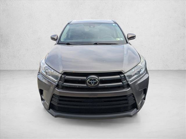 Used 2017 Toyota Highlander SE w/ Carpet Mat Package AWD/4WD video 2