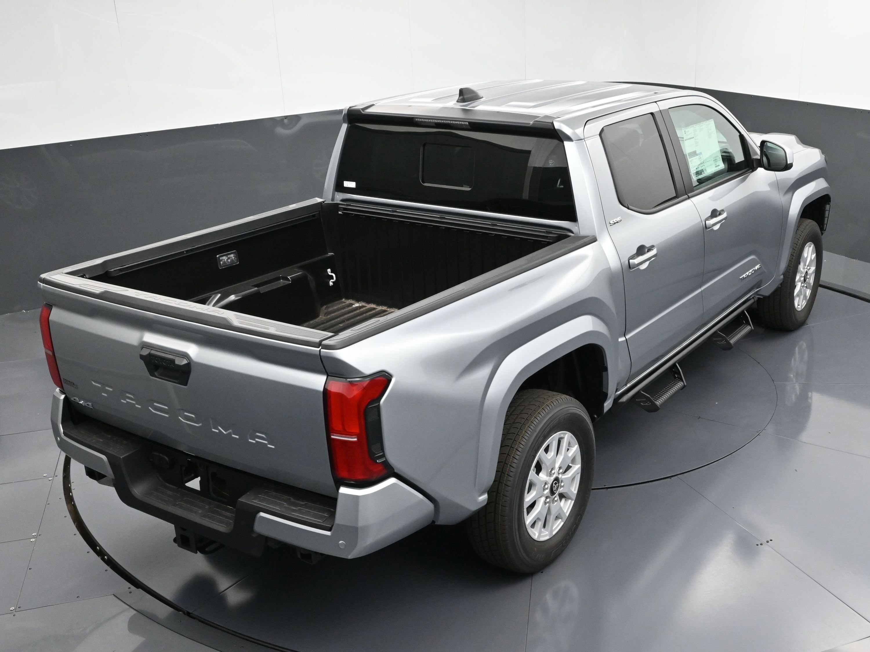 Used 2024 Toyota Tacoma SR5 w/ SR5 Upgrade Package image 38