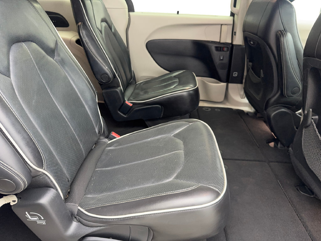 Used 2022 Chrysler Pacifica Limited FWD image 45