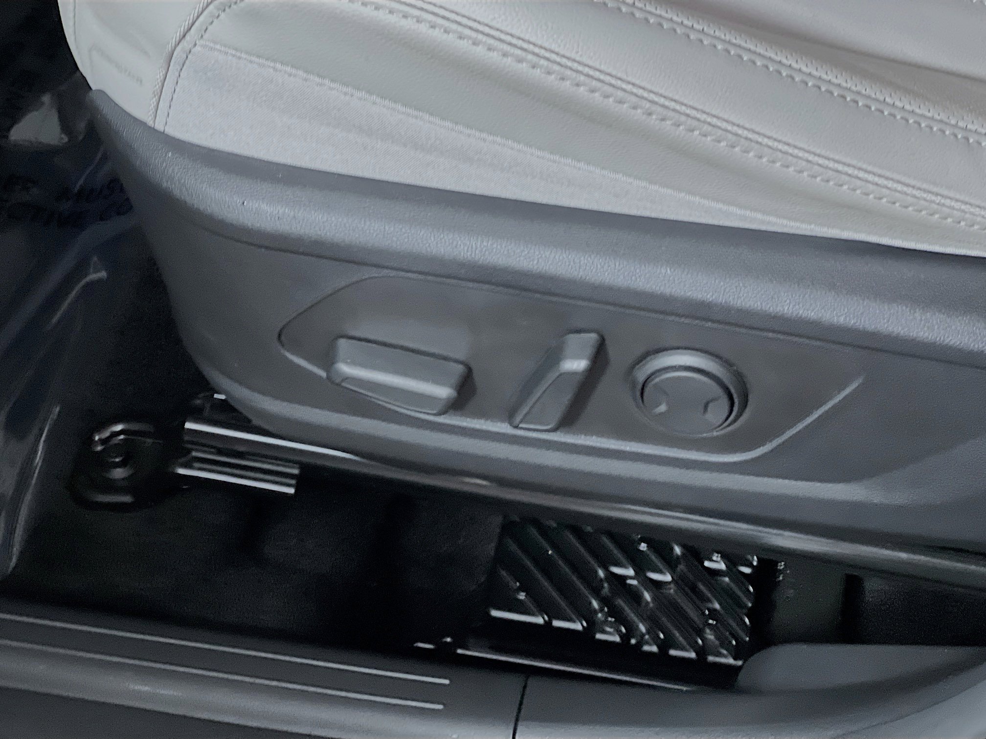 Used 2023 Hyundai Tucson Limited image 16