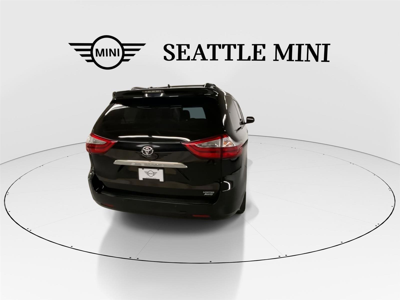 Used 2017 Toyota Sienna Limited Premium image 9