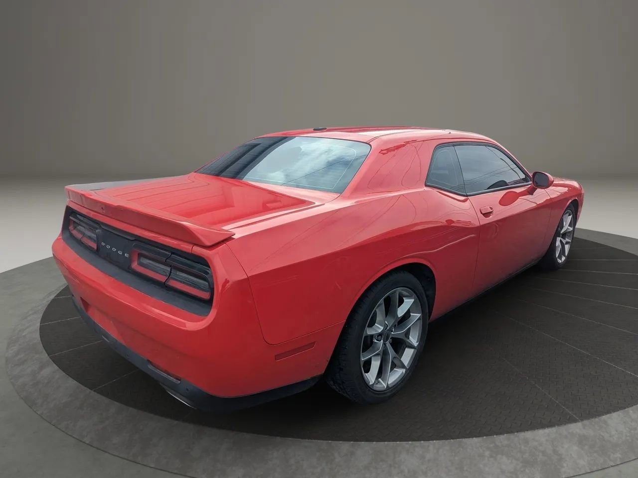 Used 2022 Dodge Challenger GT RWD image 4