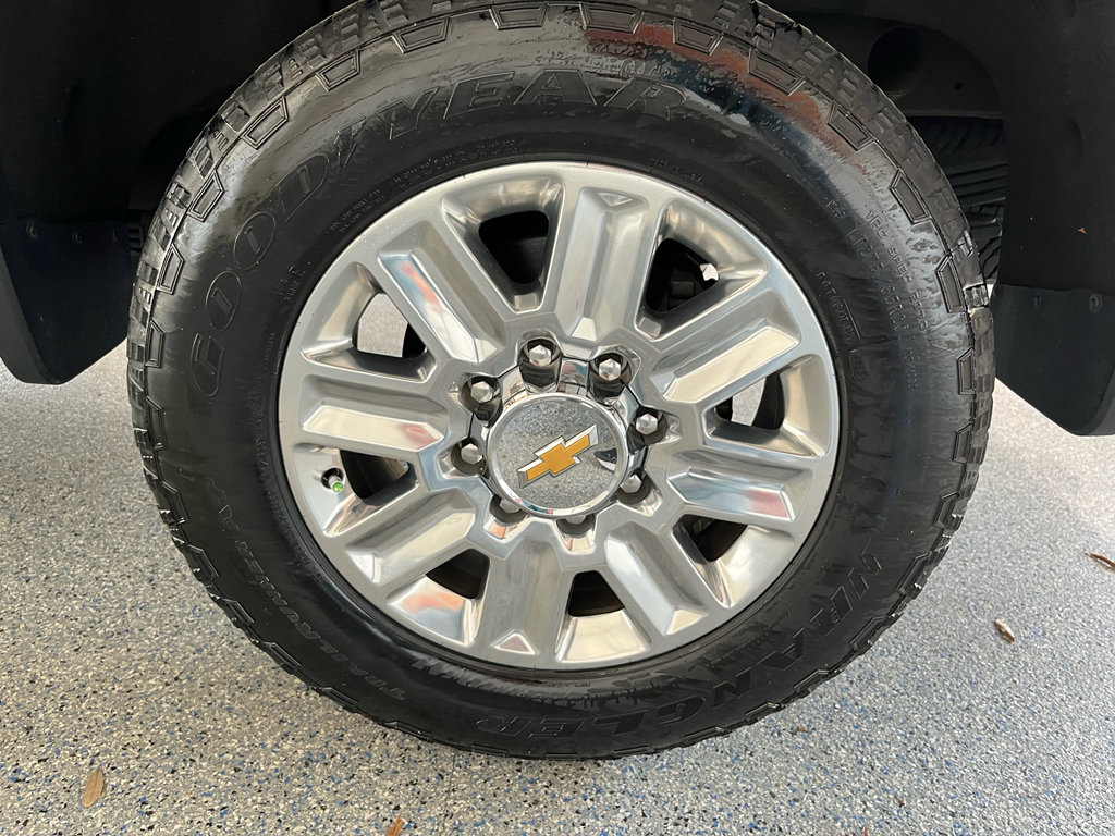 Used 2024 Chevrolet Silverado 2500 High Country w/ High Country Premium Package AWD/4WD image 37