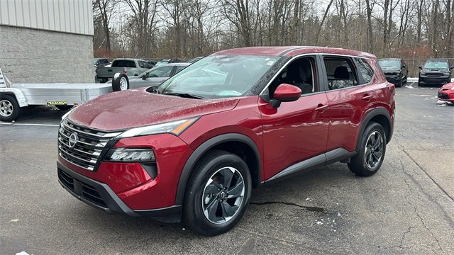 Used 2024 Nissan Rogue SV image 2