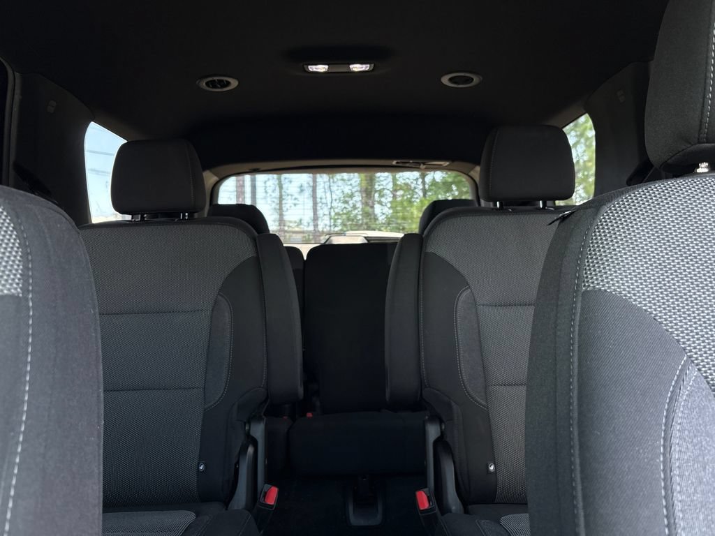 Used 2022 Chevrolet Traverse LT FWD image 22