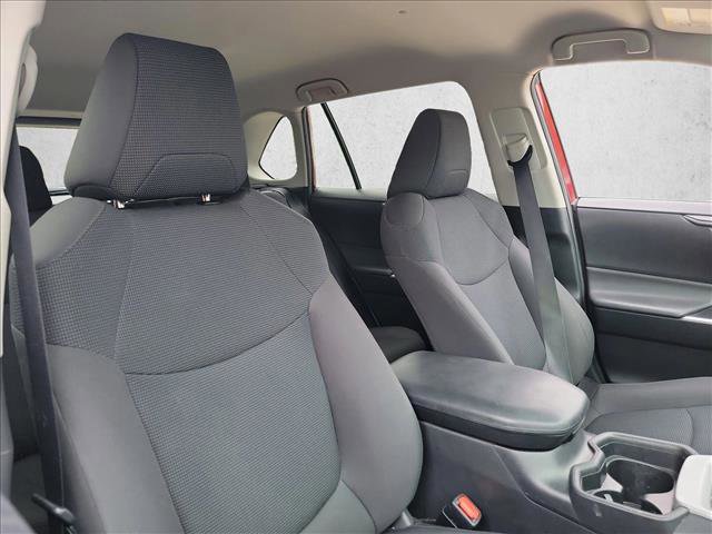 Used 2019 Toyota RAV4 LE image 12