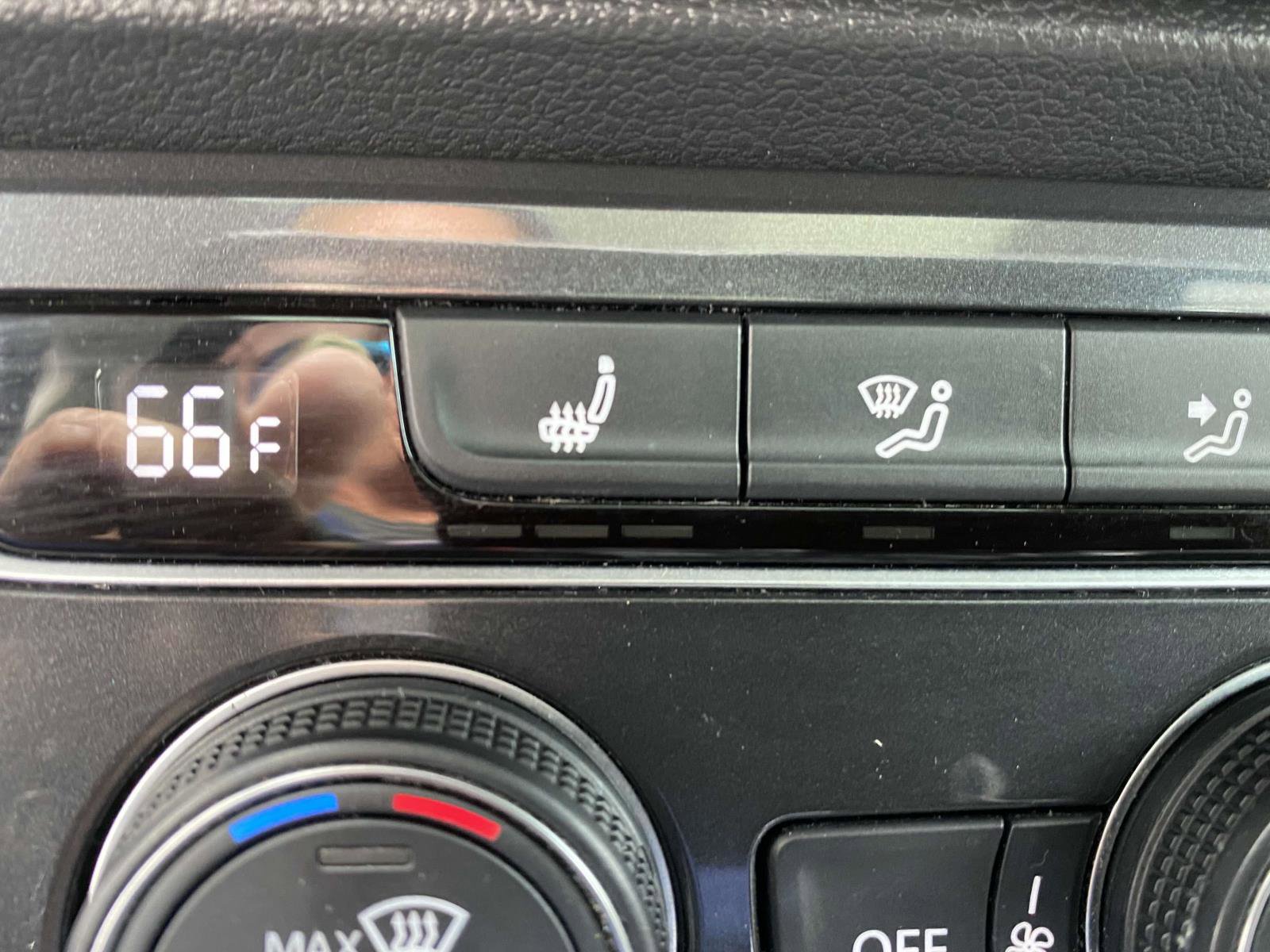 Used 2021 Volkswagen Tiguan S image 23