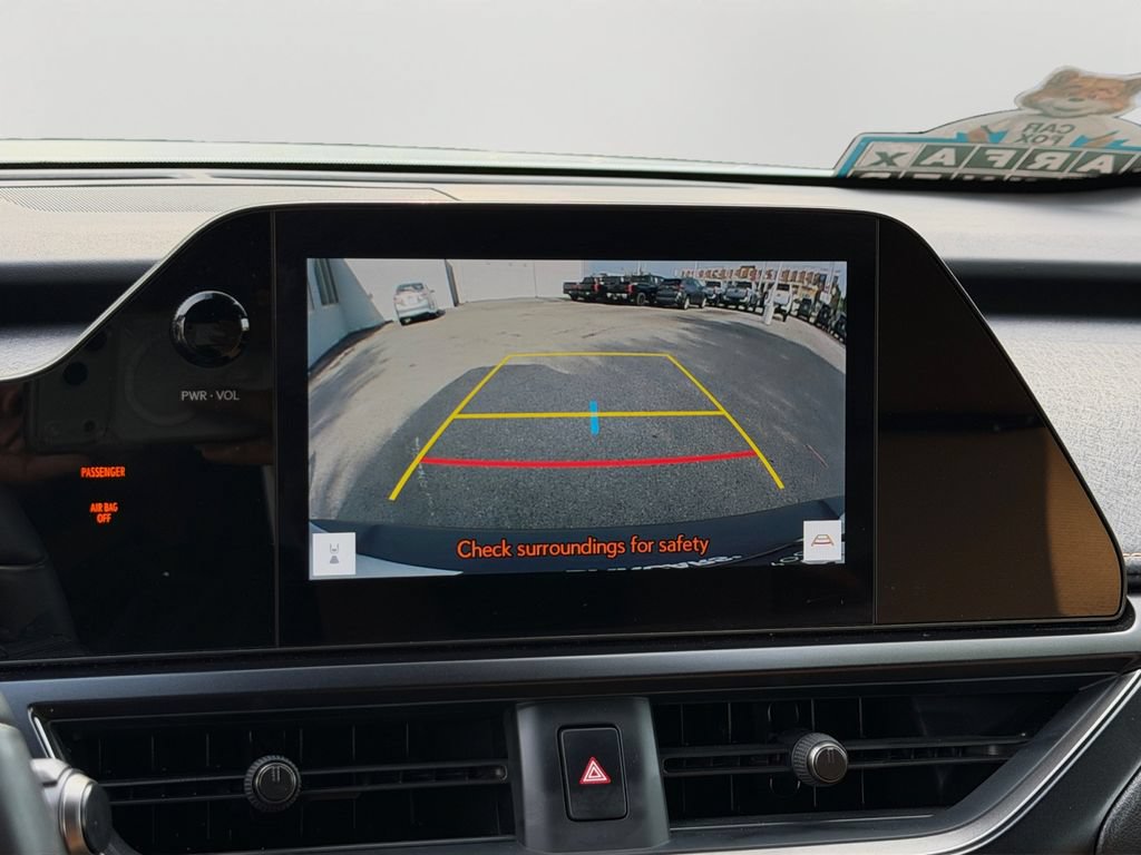 Used 2024 Lexus UX 250h AWD w/ Premium Package image 26
