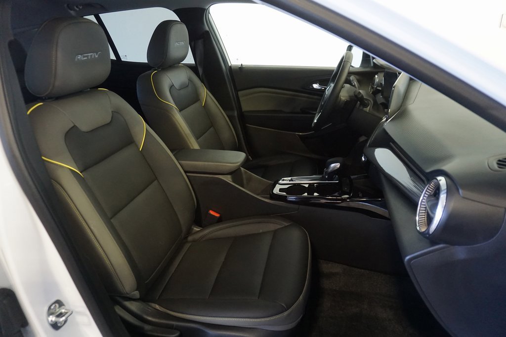 Used 2025 Chevrolet Trax ACTIV w/ Sunroof Package image 25