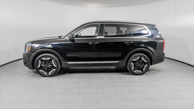 Used 2025 Kia Telluride S FWD image 3