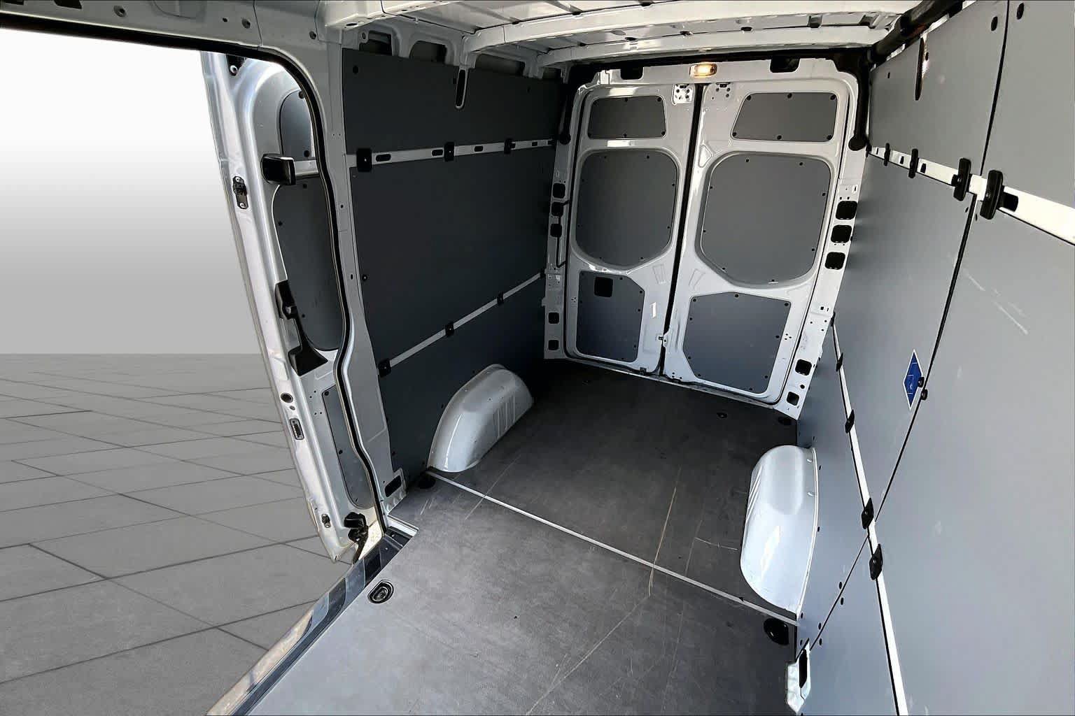 Used 2025 Mercedes-Benz Sprinter 2500 image 21