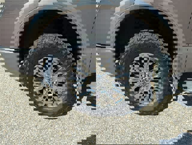 Used 2018 Nissan Titan Platinum Reserve w/ Platinum Utility Package image 32