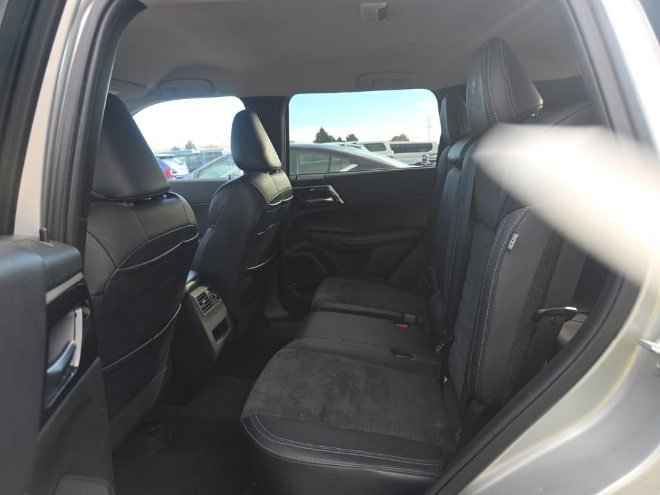 Used 2024 Mitsubishi Outlander SE image 15