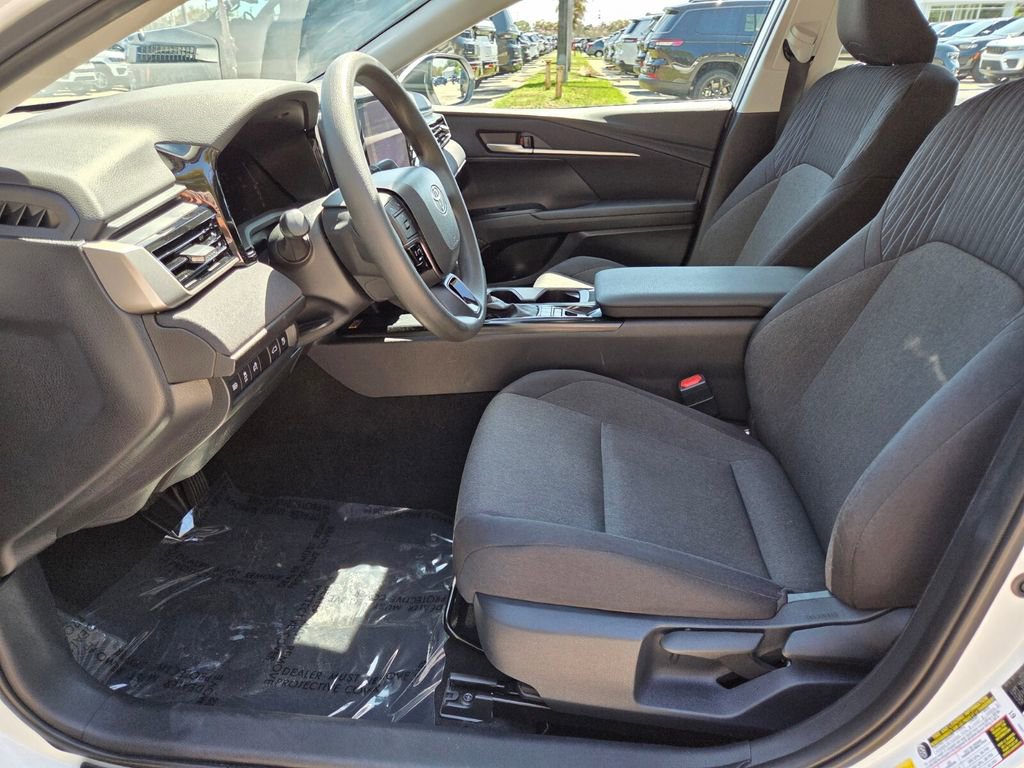Used 2025 Toyota Camry LE FWD image 21