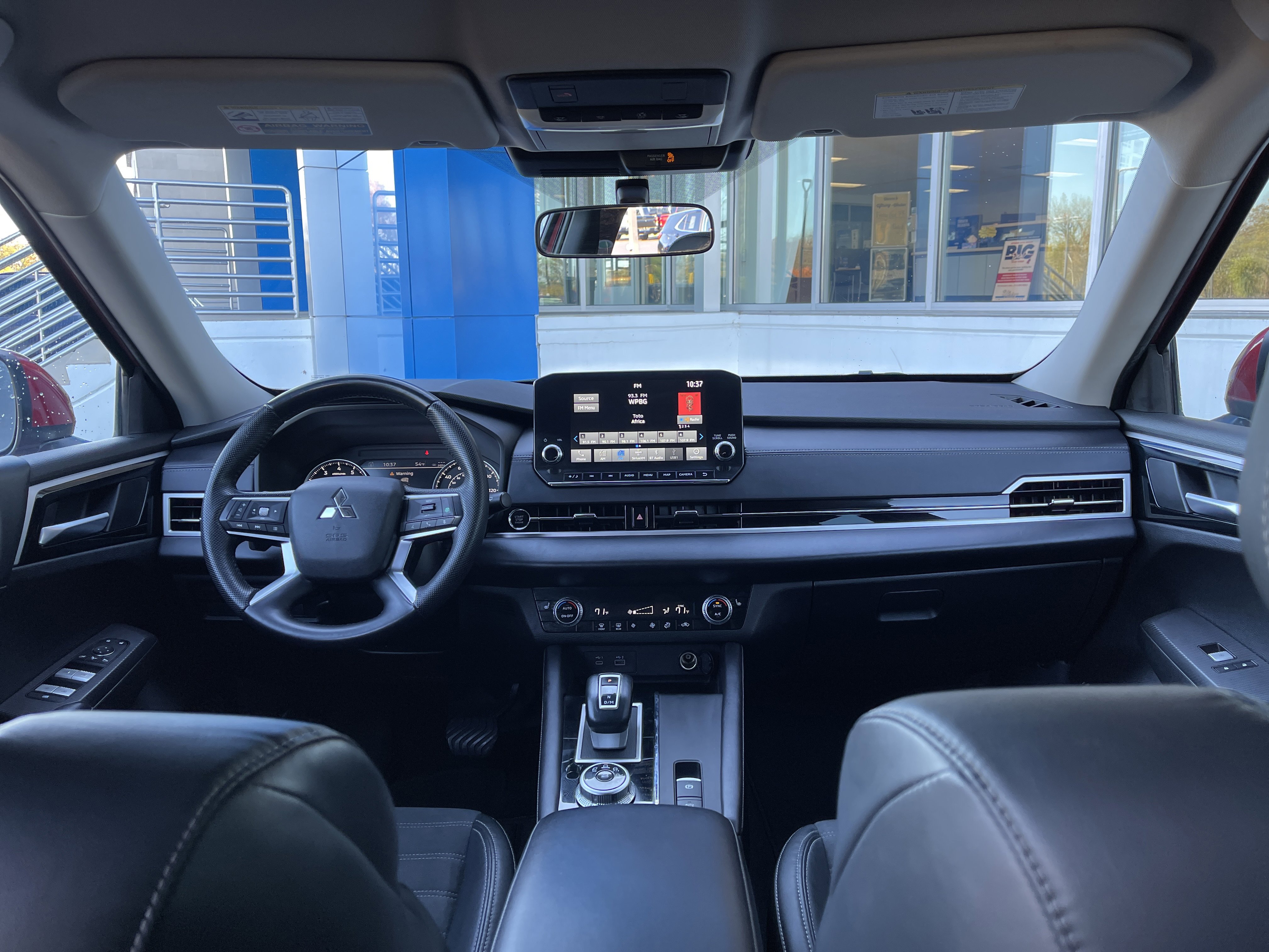 Used 2023 Mitsubishi Outlander SE Black Edition image 23