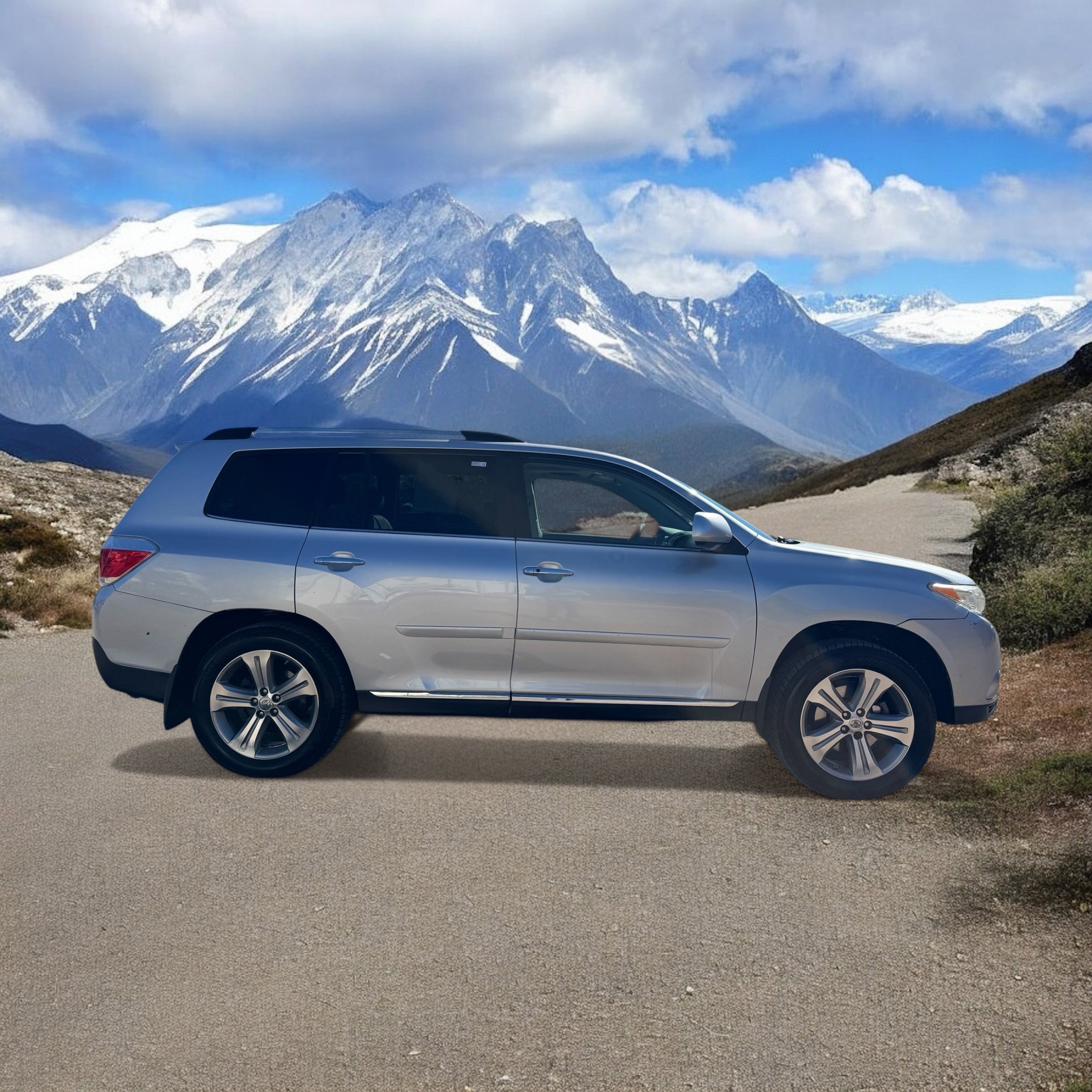 Used 2012 Toyota Highlander Limited w/ Tow Pkg image 6