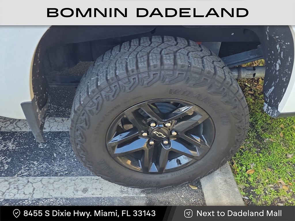 Used 2025 Chevrolet Silverado 1500 Custom Trail Boss AWD/4WD image 8