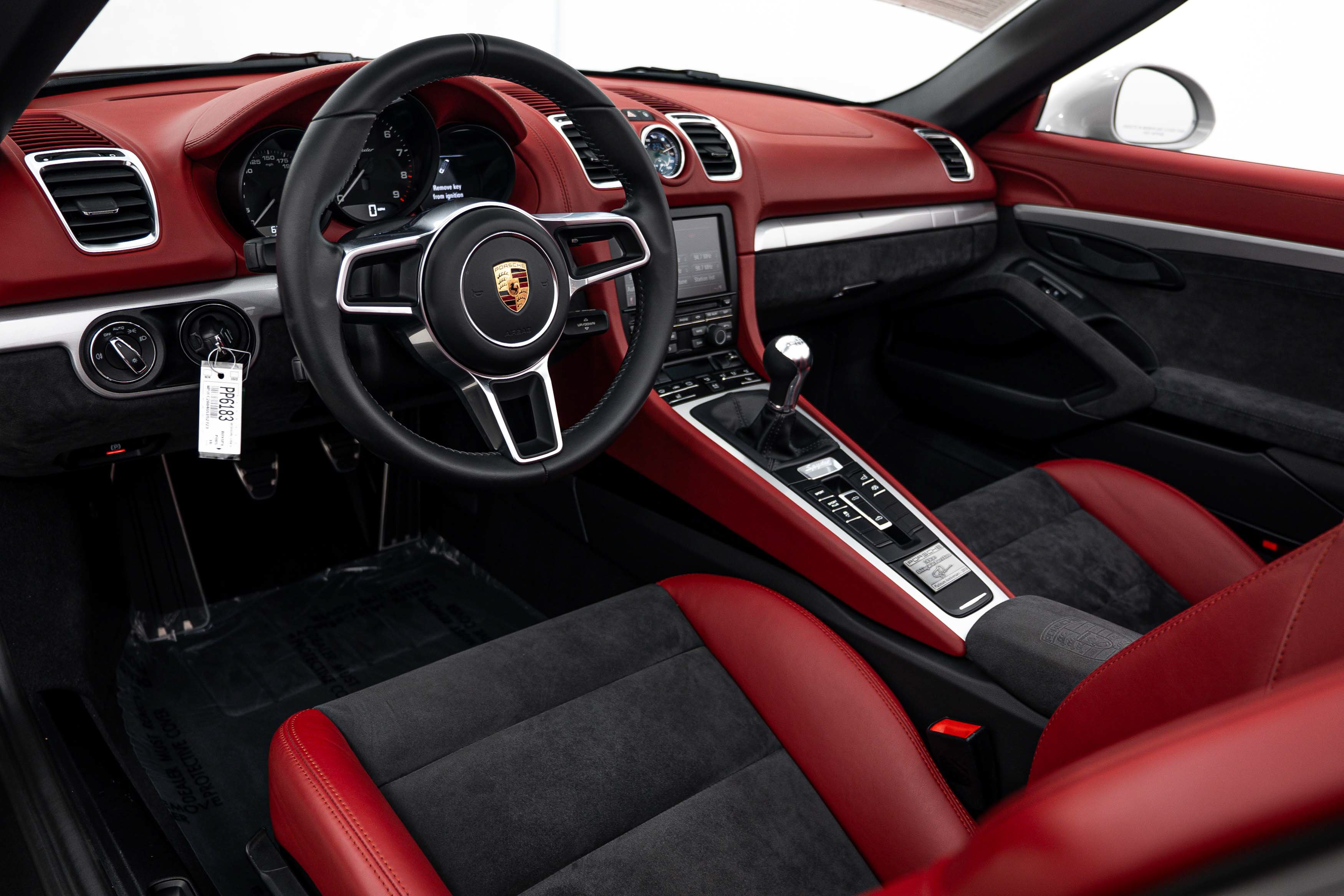Certified 2016 Porsche Boxster Spyder RWD image 4