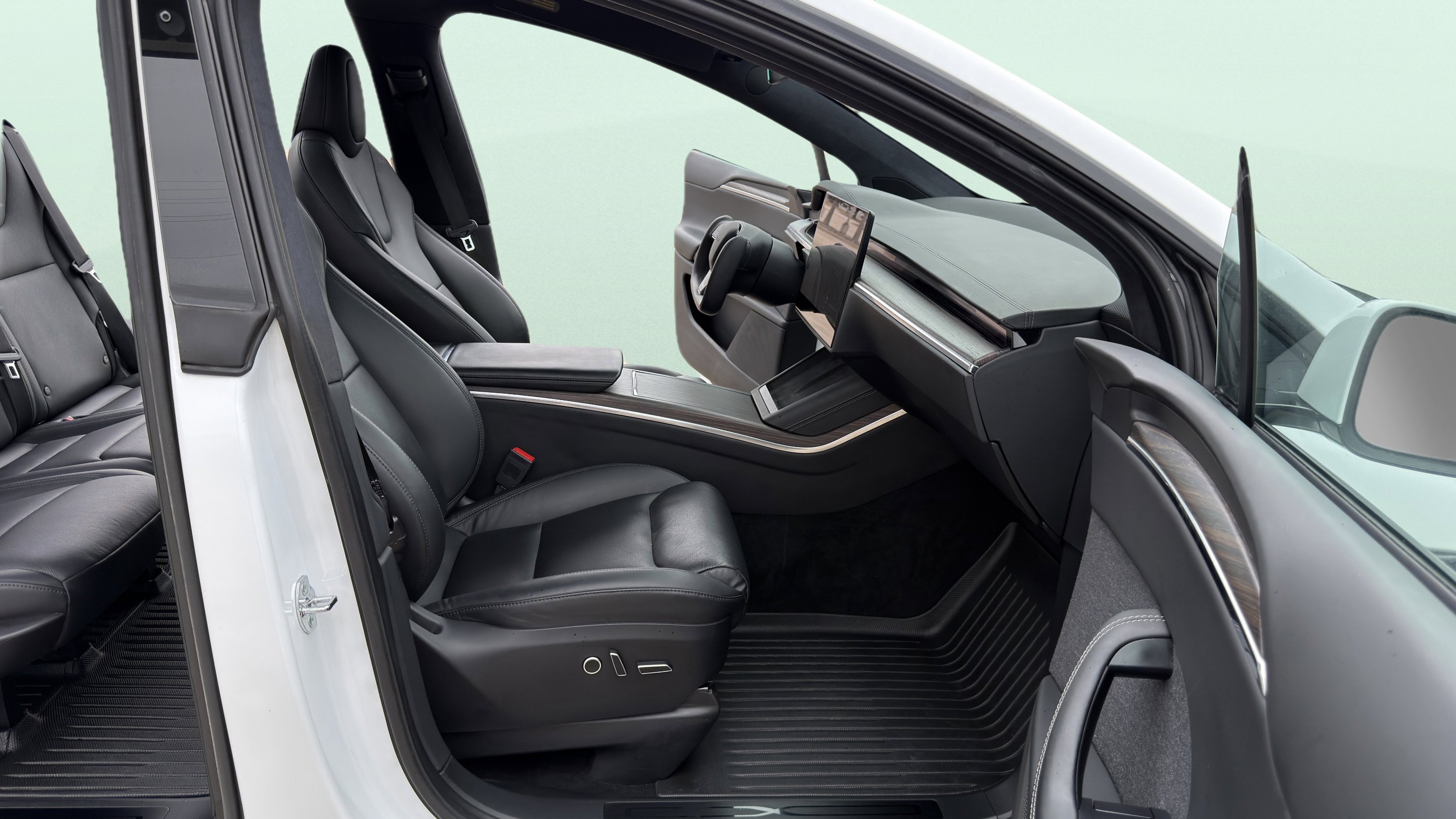 Used 2023 Tesla Model X image 60