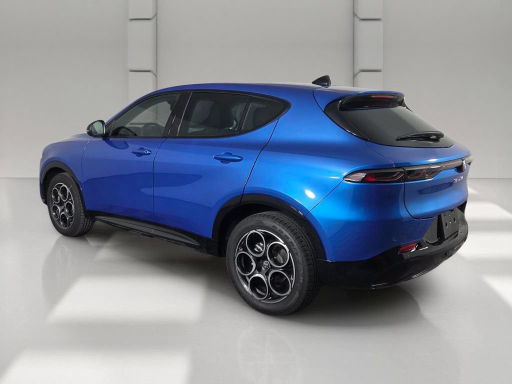 New 2026 Alfa Romeo Tonale w/ Black Premium Package AWD/4WD image 7