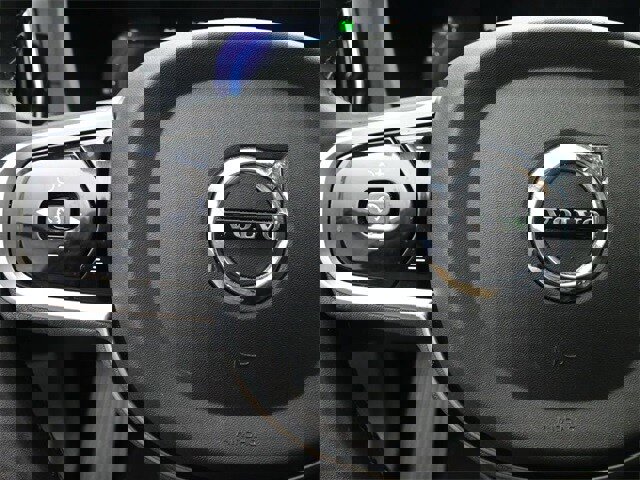 Certified 2023 Volvo XC60 B5 Ultimate image 16