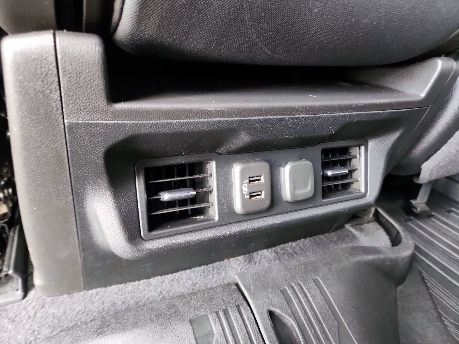 Used 2020 GMC Sierra 1500 Elevation w/ Elevation Value Package RWD image 9