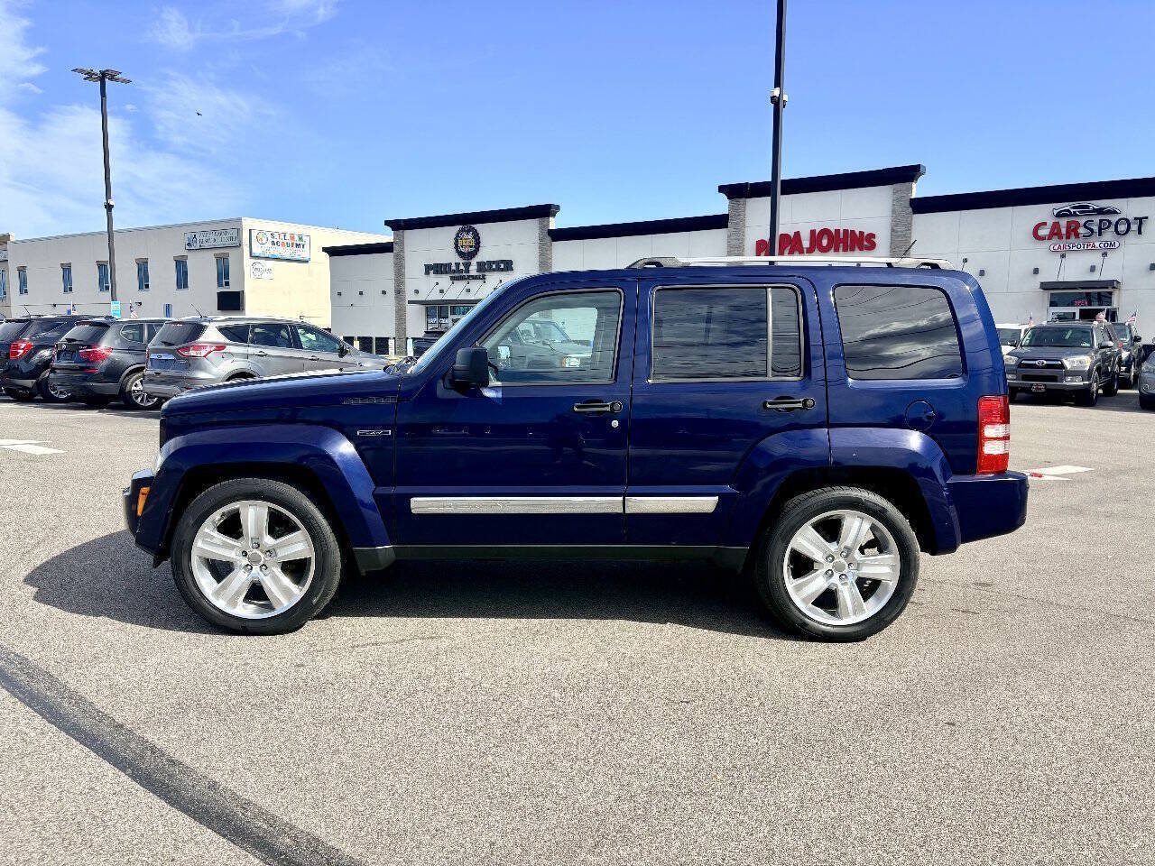 Used 2012 Jeep Liberty Limited Jet w/ Comfort/Convenience Group AWD/4WD image 3