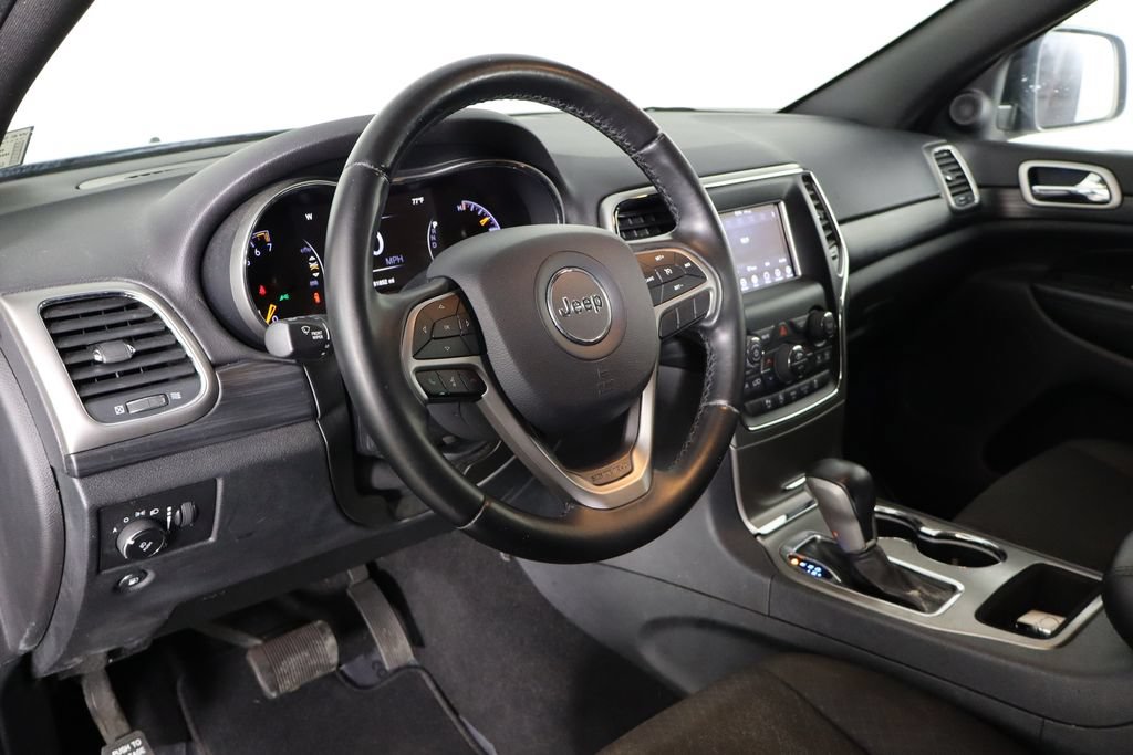 Used 2020 Jeep Grand Cherokee Laredo AWD/4WD image 25
