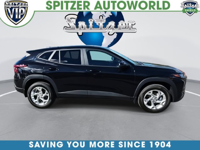 Used 2025 Chevrolet Trax LS w/ LS Convenience Package FWD image 16