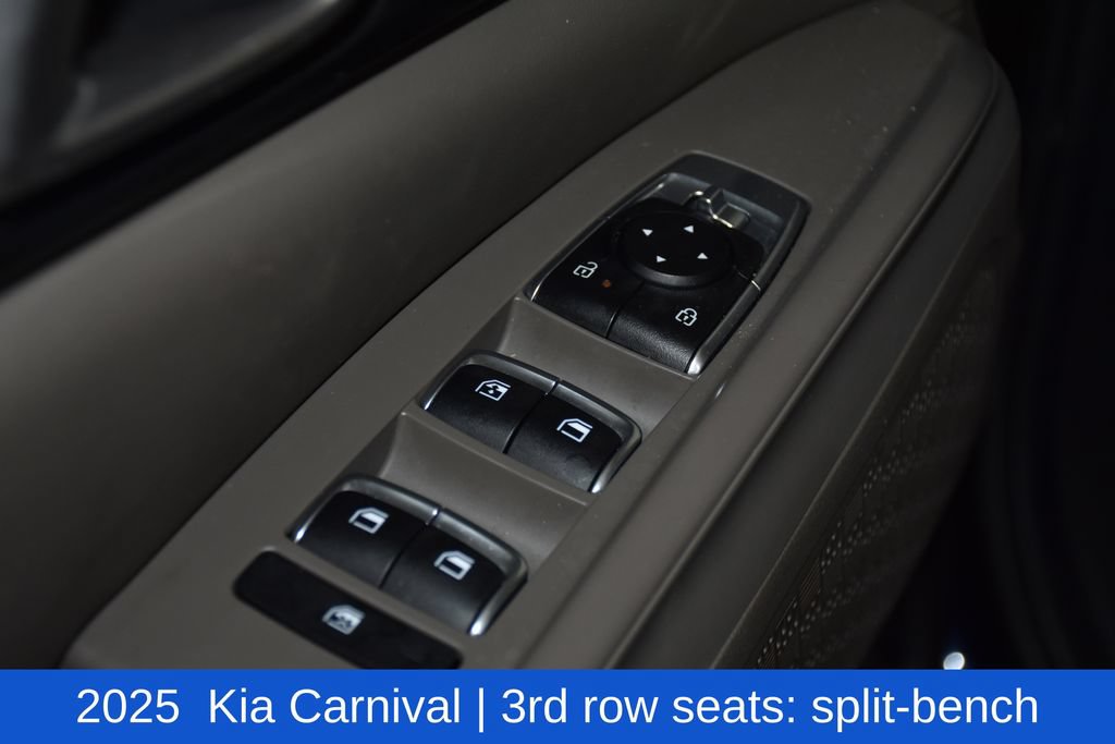 Used 2025 Kia Carnival FWD image 24