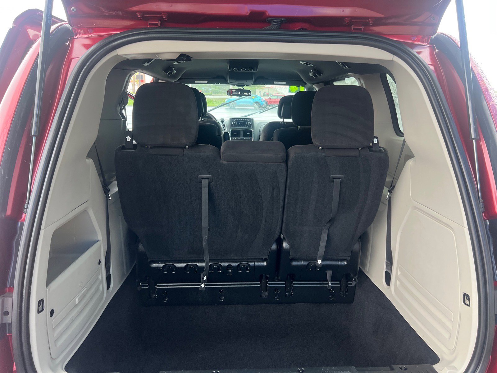 Used 2014 Dodge Grand Caravan SE FWD image 11
