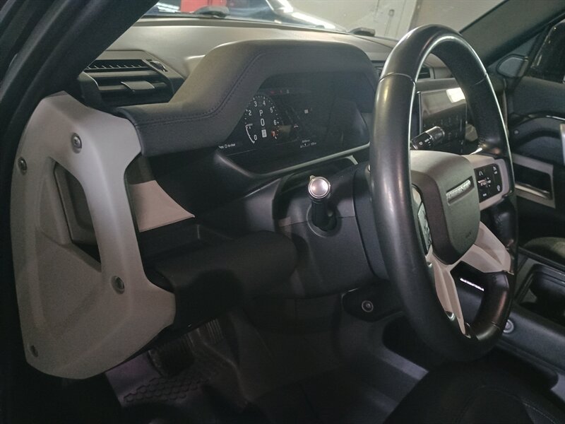 Used 2022 Land Rover Defender 110 X-Dynamic SE AWD/4WD image 17